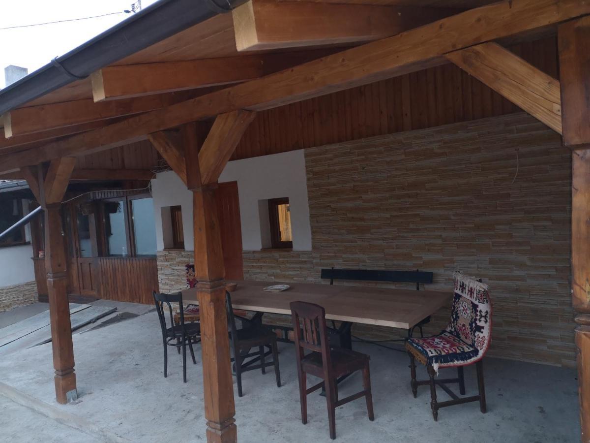 فيلا Casa Livada Bunicii Tîrgu Ocna المظهر الخارجي الصورة